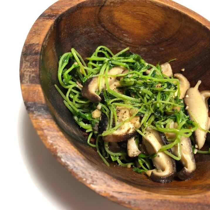 豆苗としいたけのにんにく炒め やる気 レシピ 作り方 By たこべいべい 共働き夫婦の言い訳料理ブログ 楽天レシピ 豆苗としいたけのにんにく炒め やる気 レシピ 作り方 By たこべいべい 共働き夫婦の言い訳料理ブログ 楽天レシピ